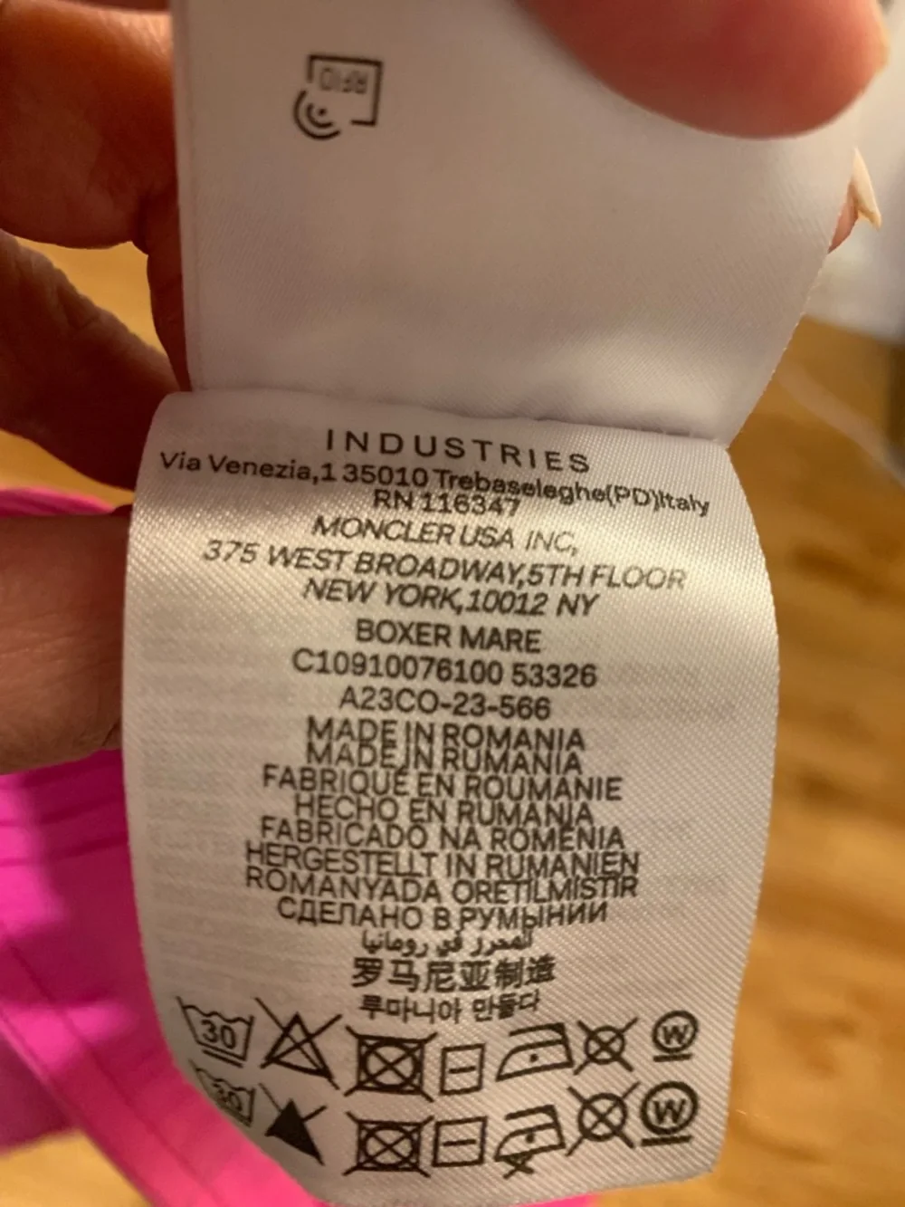 Moncler Boxer Mare Swim Shorts. Size M - Picture 9 of 13